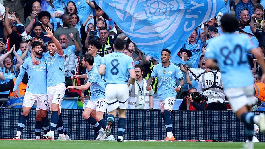 Dự đoán bóng đá Manchester City vs Crystal Palace